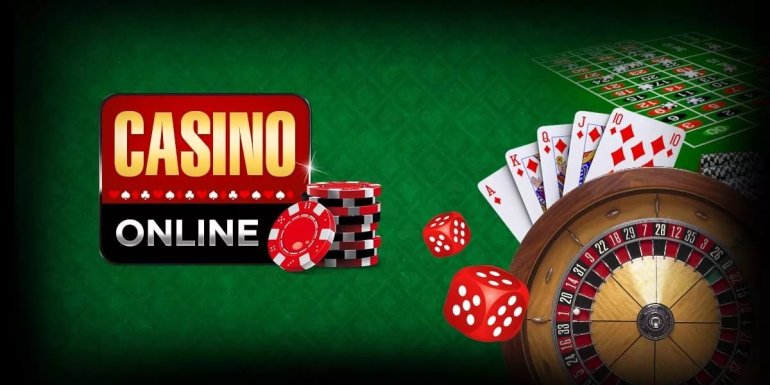 Рулетка, карты, фишки и надпись "Online casino"